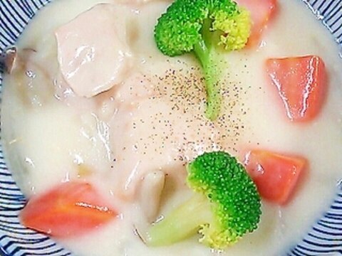 鶏むね肉でちょっとヘルシー♪クリームシチュー